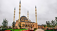Мечеть "Сердце Чечни", храм Михаила Архангела, Аргун-Сити